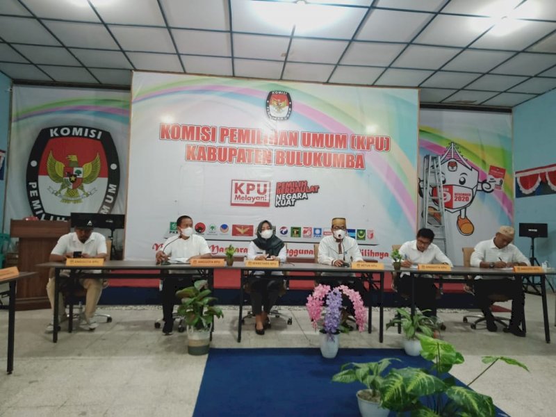 Rapat pleno KPU Bulukumba. (Ist)