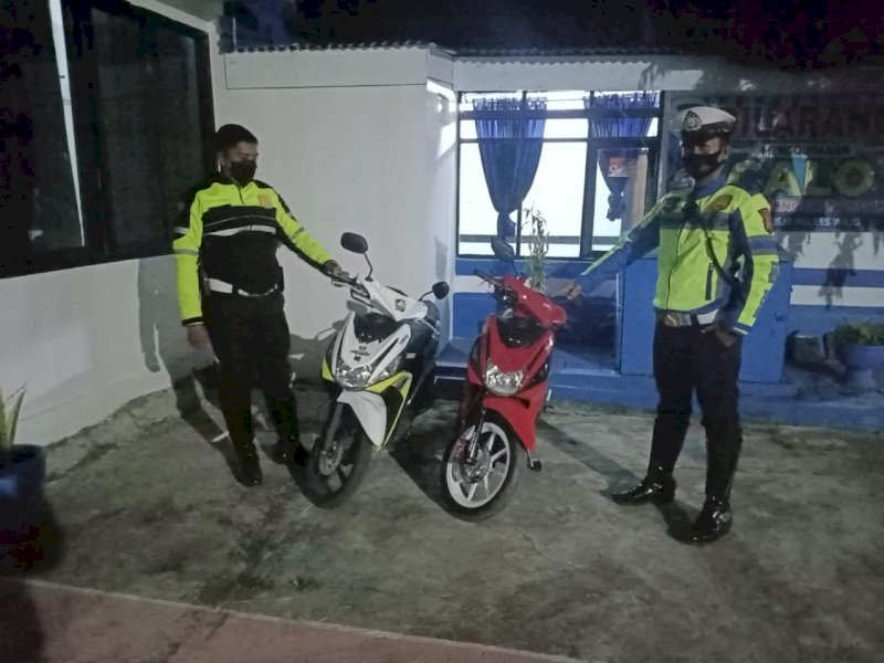 Kasat Lantas Polres Wajo amankan motor yang terlibat balap liar. (Ist)