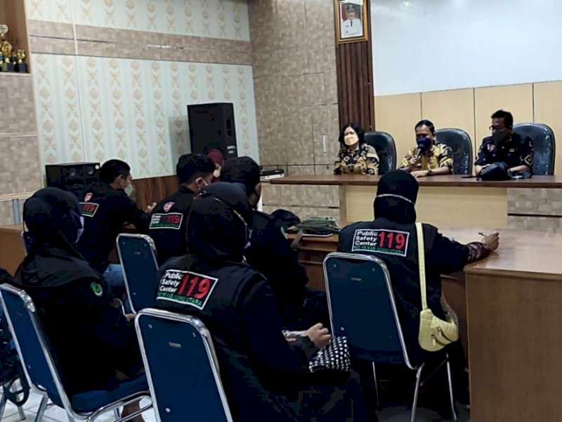 Public Safety Center (PSC) 119 Dinas Kesehatan Kabupaten Luwu Utara melakukan studi tiru sistem pelayanan PSC 119 di Kabupaten Pinrang.