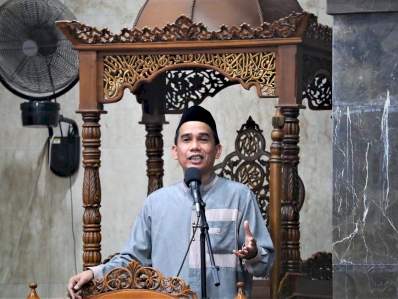 Ketua DPRD Makassar Rudianto Lallo melakukan safari Ramadhan di Masjid Nurul Anshar Muhammadiyah, Kelurahan Parangloe, Kecamatan Tamalanrea Kota Makassar, Senin (18/4/2022) malam.