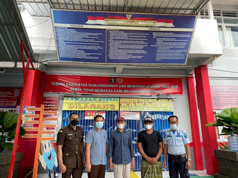 Terpidana kasus korupsi dana desa di Kabupaten Enrekang, Lupian Bin Mida dieksekusi ke Rutan Enrekang, Jumat (13/5/2022).