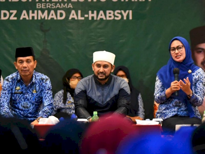 Bupati Lutra Indah Putri Indriani dalam safari dakwah Ustad Ahmad Al Habsy. 