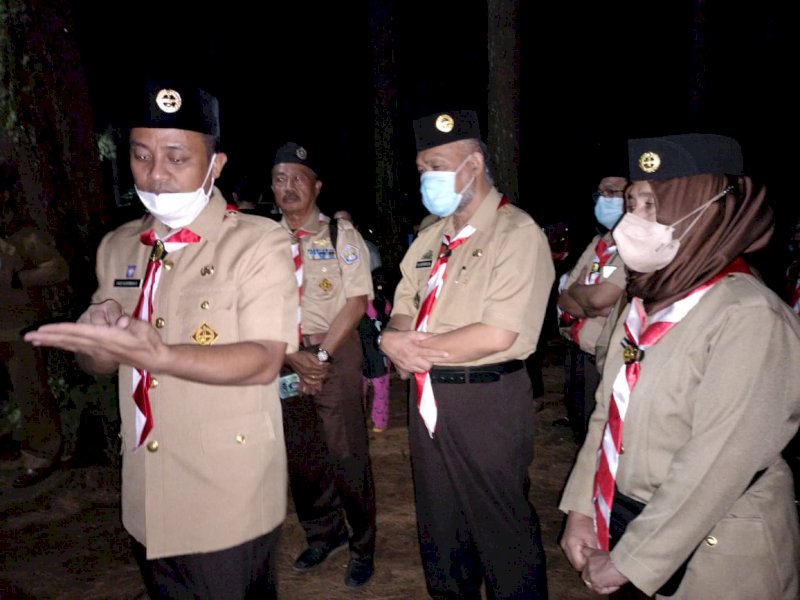 Gubernur Sulsel Sudirman Sulaiman ikut berkemah bersama ratusan peserta Saka Bakti Husada se-Sulsel di Gowa. 