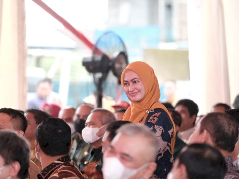 Bupati Luwu Utara Indah Putri Indriani menghadiri kegiatan Kick Off Desa Anti Korupsi di lapangan Desa Pakatto, Bontomarannu Gowa, Selasa (7/6/2022)