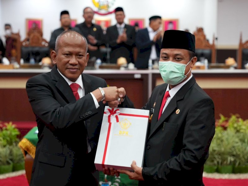 Gubernur Sulsel menerima predikat opini WTP atas LKPD Tahun Anggaran 2021. 