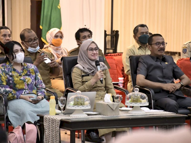 Bimtek Smart City digelar secara hibrid (daring dan luring), Senin (13/6/2022), di Aula La Galigo, dan dibuka Bupati Indah Putri Indriani.