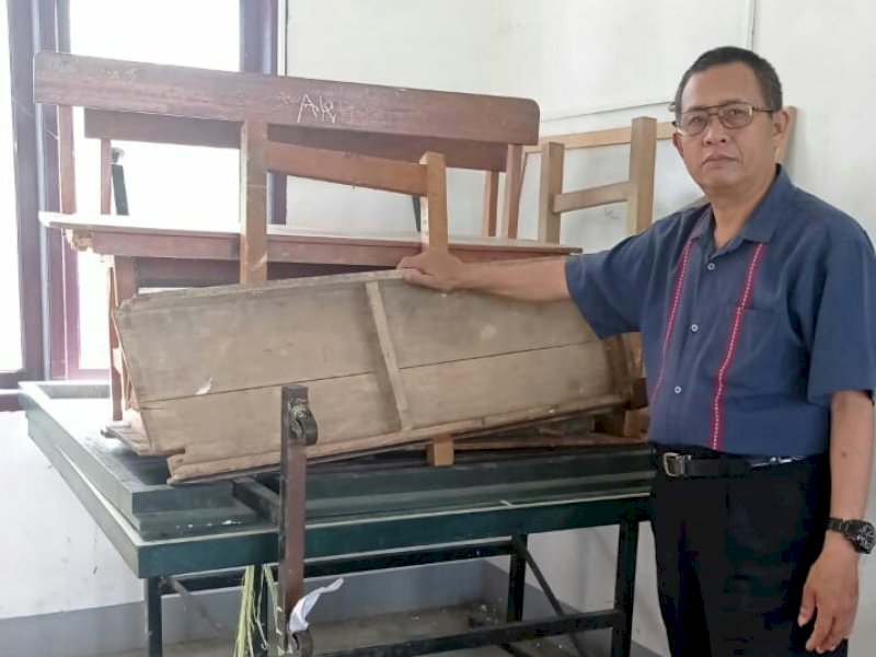 Kepala SDN 2 Sesean, Marthen Kalitu' SPd MPd. (Foto: Habel-PM)