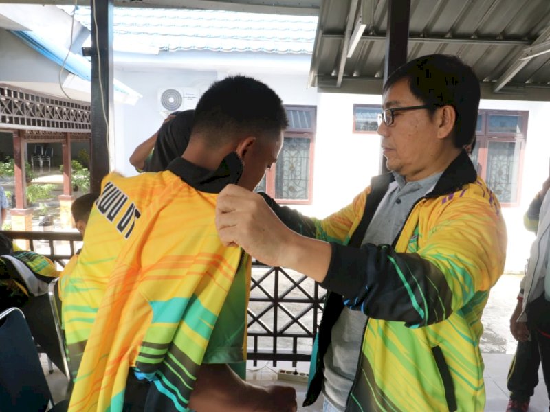 Wakil Bupati Luwu Utara Suaib Mansur secara resmi melepas kontingen pada Pekan Olahraga Pelajar Daerah (Popda) Sulawesi Selatan, Minggu (19/6/2022).