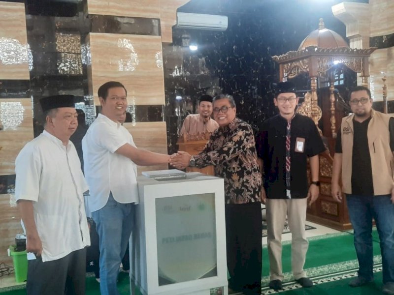 Fadli Ananda meresmikan Klinik Kesehatan Serambi Masjid dan ATM Beras, di Masjid Darul Muttaqien, Minggu, (26/06/2022).
