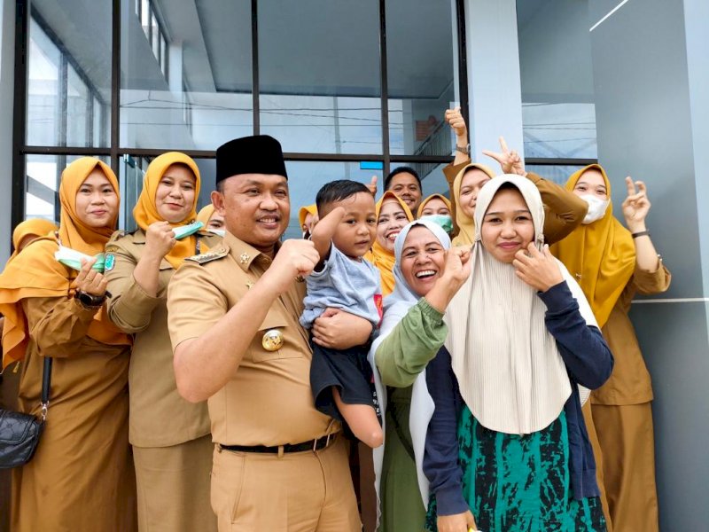 Bupati Bantaeng Ilham Syah Azikin mengunjungi Puskesmas Baruga untuk melihat langsung penerapan replikasi inovasi bendera Saskia Peduli Disabilitas (Saskia PD), Selasa (28/06/2022).