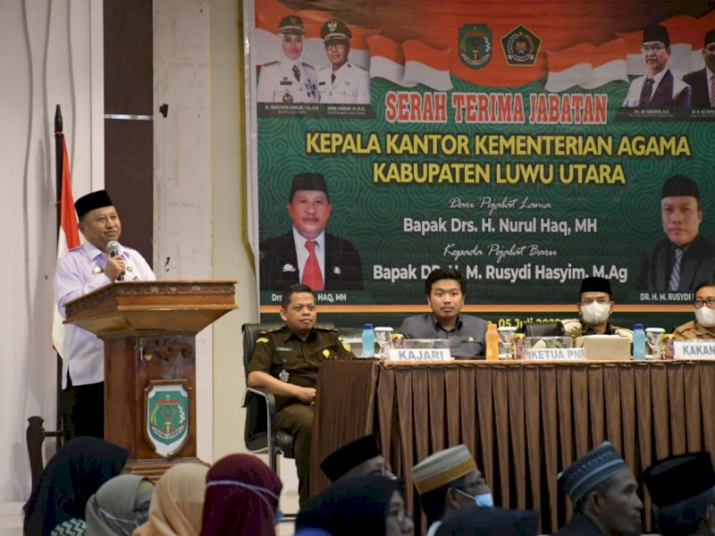 Serah terima jabatan sekaligus pisah sambut Kakan Kemenag Luwu Utara, Selasa (5/7/2022).