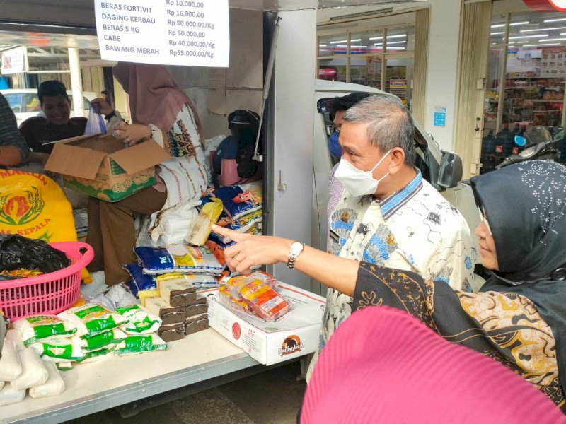 Operasi pasar murah jelang Lebaran Idul Adha di Kelurahan Sengkang, Kecamatan Tempe, Jumat (8/7/2022).