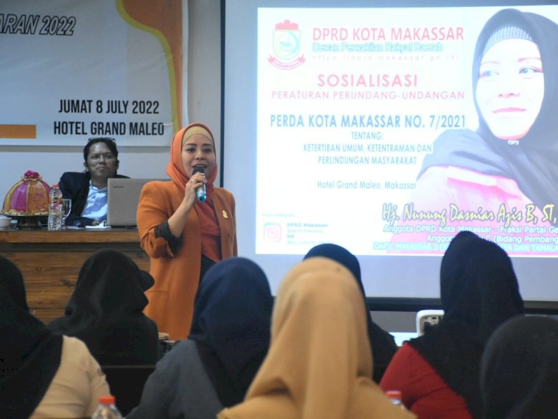 Anggota DPRD Kota Makassar Nunung Dasniar melakukan sosialisasi Peraturan Daerah (Perda) Nomor 7 tahun 2021 tentang Ketertiban Umum, Ketenteraman, dan Perlindungan Masyarakat, di Hotel Grand Maleo, Jumat (8/7/2022).