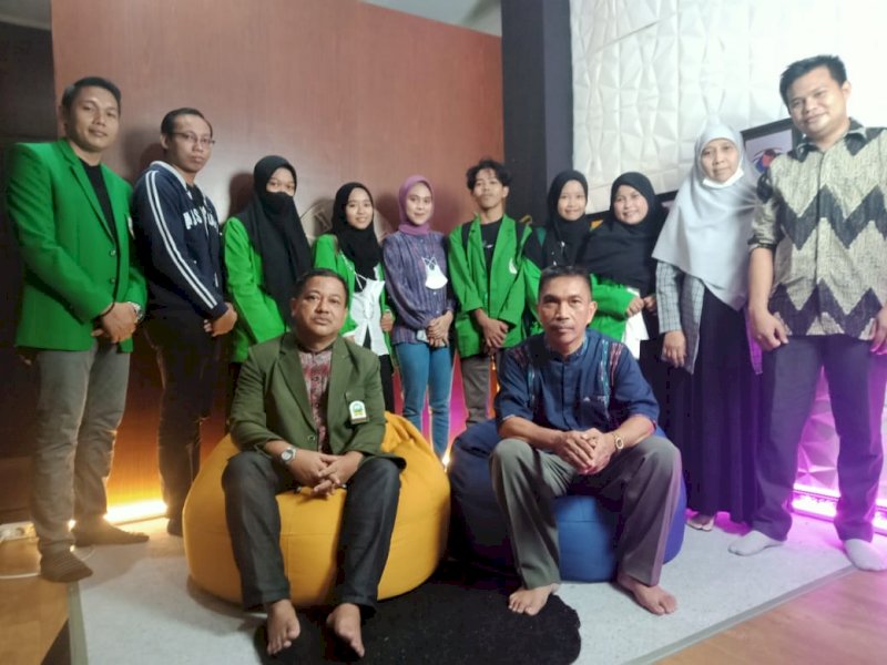 Mahasiswa IAIN Bone yang akan mengikuti training job di beberapa stasiun televisi di wilayah Sulsel.