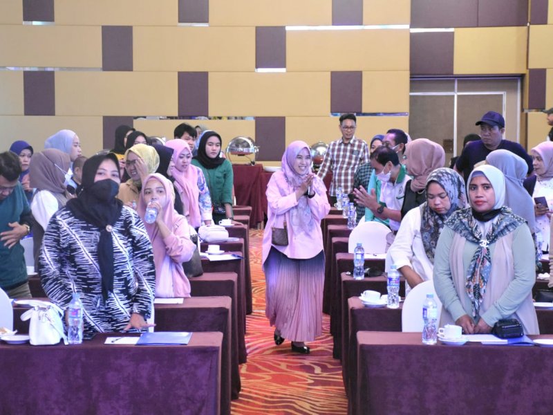 Wakil Ketua Komisi A DPRD Makassar Fatma Wahyuddin sosialisasi perda di Hotel Aston Makassar, Kamis (21/7/2022).