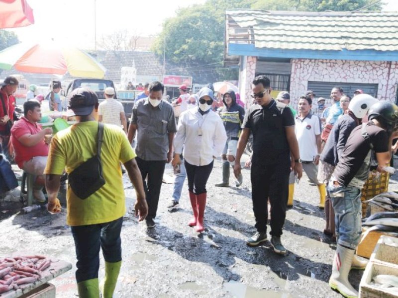 Wakil Wali Kota Makassar Fatmawati Rusdi berkunjung ke Tempat Pelelangan Ikan (TPI) Paotere, Kota Makassar, Minggu (24/7/2022).