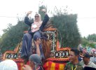 Aksi Tunggangi Reog Camat Perempuan Lutra Banjir Pujian: Keren!