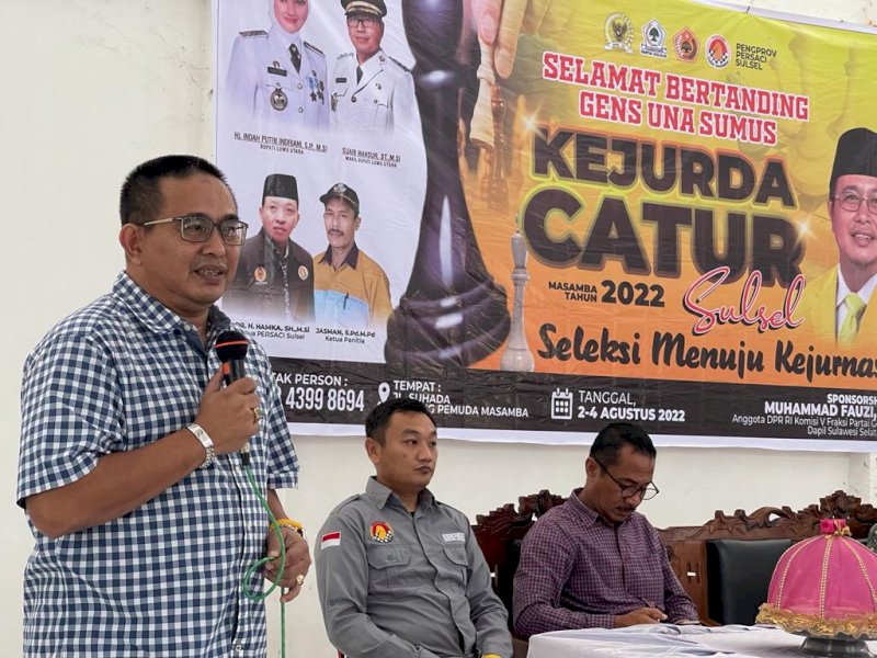 Muhammad Fauzy membuka Kejurprov Catur di Lutra. 