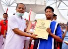 15 Pelajar dan Guru di Makassar Dapat Beasiswa UPZ Baznas Sulsel