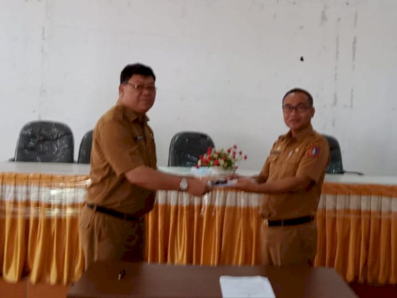 Serah terima jabatan Kadis Pendidikan Tator. 