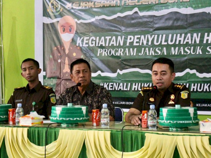 Penyuluhan hukum Kejari Bone di SMAN 3 Watampone. 