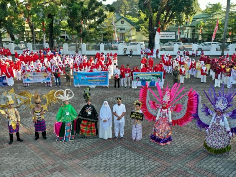 PKK kabupaten/kota se-Sulsel mengikuti Gerakan Sulsel Anti Mager di Rujab Gubernur Sulsel, Jumat 26 Agustus 2022.