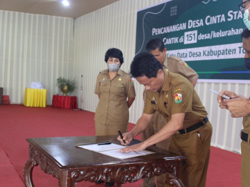 Pemkab Toraja Utara mencanangkan program Desa Cinta Statistik (Desa Cantik) di 151 desa/kelurahan se-Kabupaten Toraja Utara, Selasa (30/8/2022).