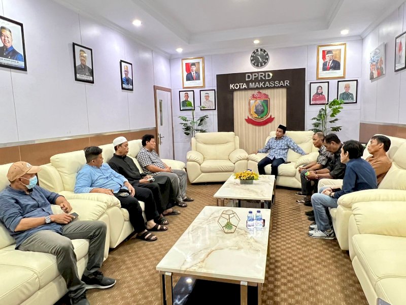 Ketua DPRD Makassar Rudianto Lallo menerima pengaduan pedagang Pasar Butung Makassar, Jumat (2/9/2022).