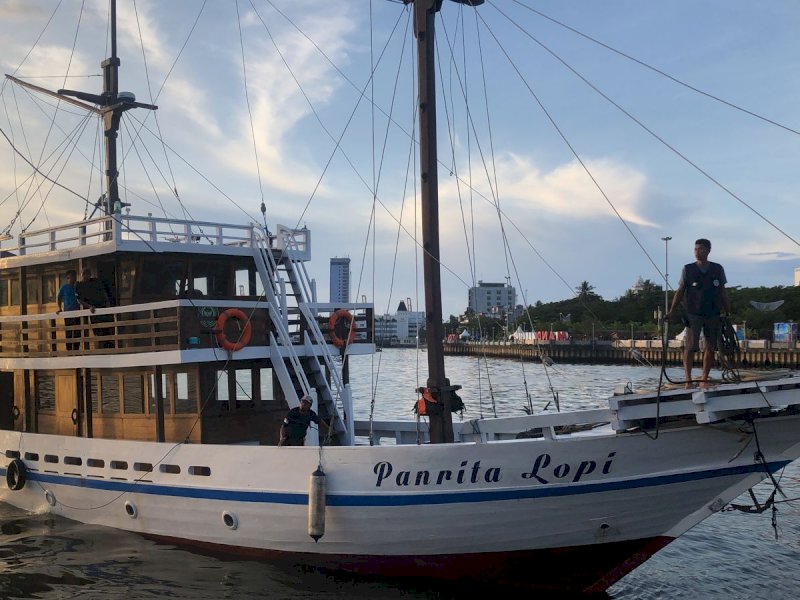 Kapal Pinisi Bulukumba yang ikut memeriahkan F8 Makassar. 