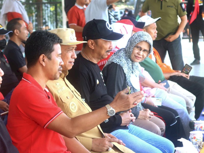 World Cleanup Day (WCD) atau Hari Bersih-Bersih Sedunia di Lapangan Merdeka, Kota Sengkang, Sabtu (10/9/2022).