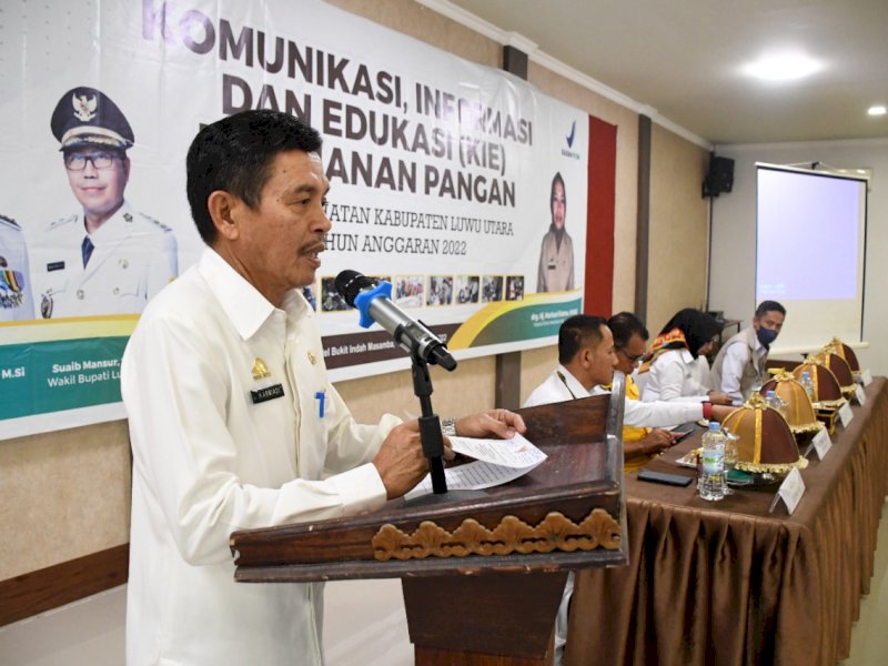 Sosialisasi Komunikasi, Informasi dan Edukasi (KIE) keamanan pangan di Lutra. 