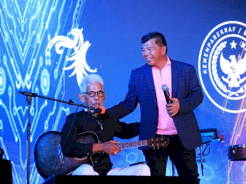 Tutup Festival Pinisi, Andi Utta Terobsesi Masuk 10 Besar Tahun Depan