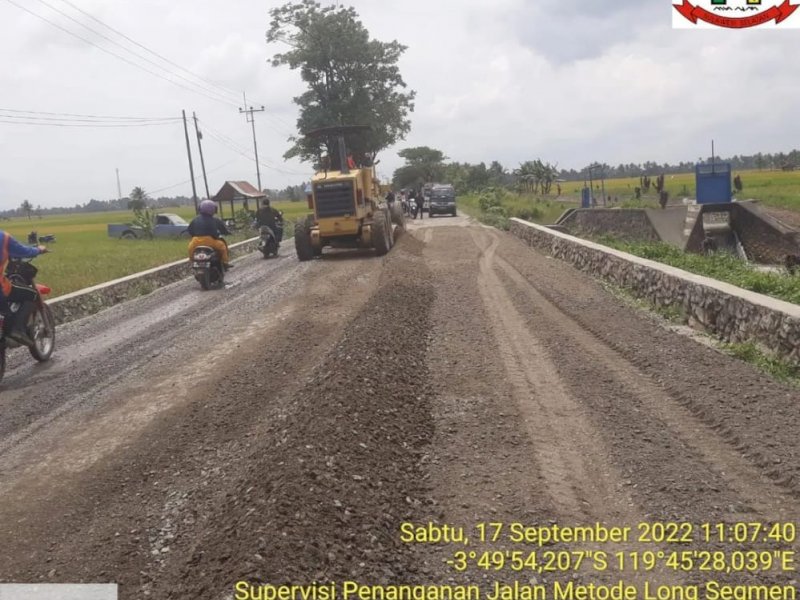 Ruas long segment Pinrang-Sidrap yang menelan Rp54 miliar. 