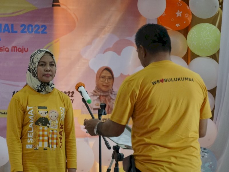 Hj Andi Herfida Attas resmi dikukuhkan sebagai Bunda Forum Anak Daerah Kabupaten Bulukumba.