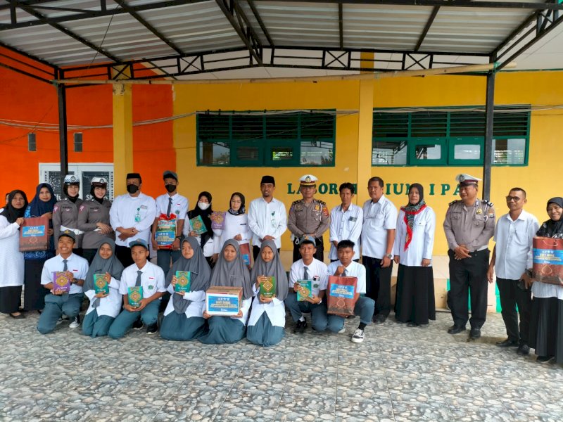 Kanit Regident Polres Soppeng Iptu H Alwi sosialisasi di MAN Soppeng, Senin pagi (19/09/22).