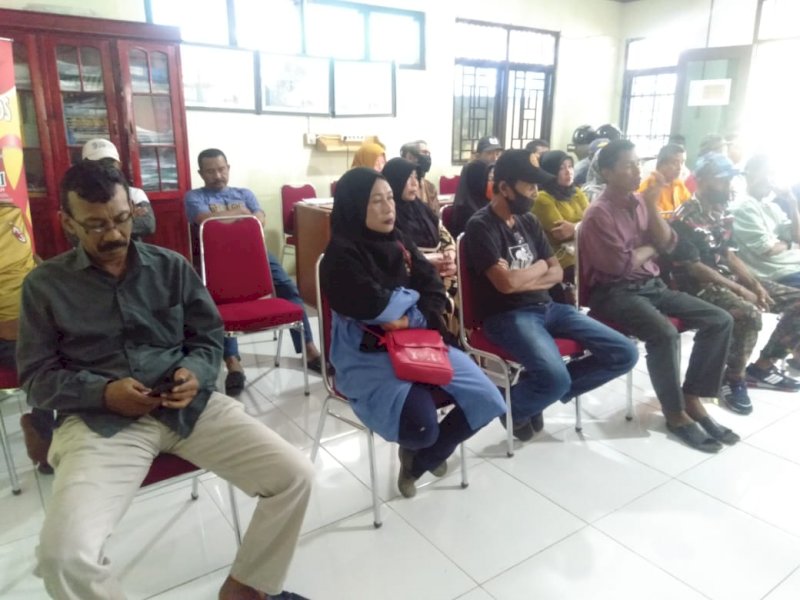 Lurah Pallantikang Mujaddid mengajak RT dan RW aktif menjaga keamanan. 