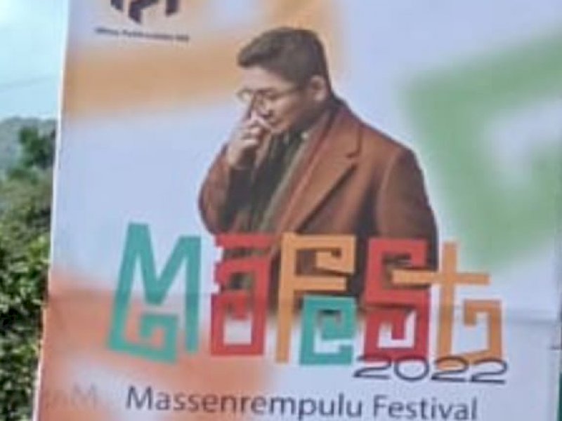 Baliho Massenrempulu Festival yang terpajang di Kota Enrekang. 