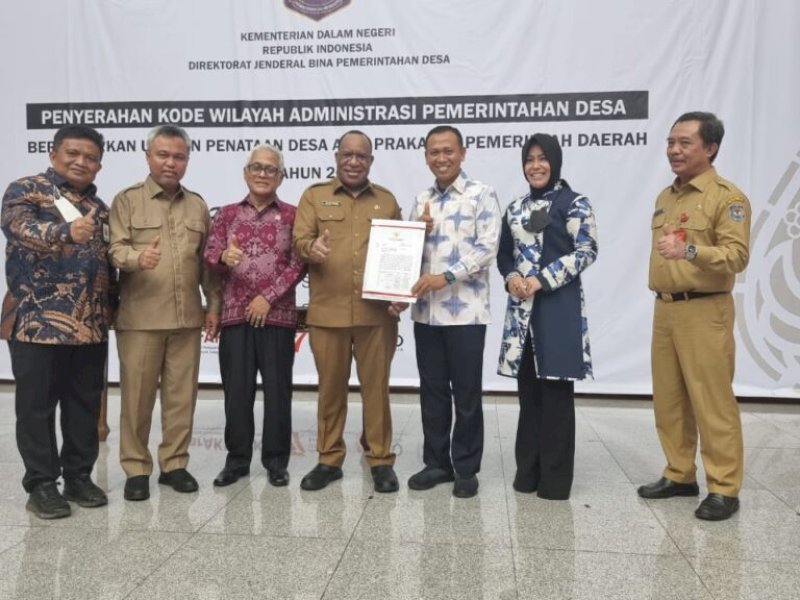 Wamendagri Serahkan 10 Kode Desa Baru di Takalar ke Bupati Syamsari Kitta