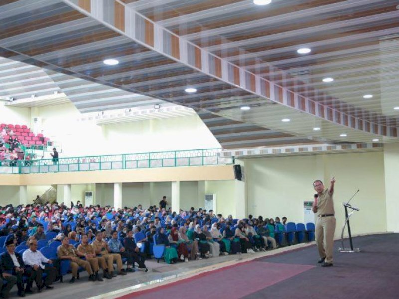 Wali Kota Makassar Moh Ramdhan 'Danny' Pomanto orasi ilmiah depan mahasiswa Institut Agama Islam Negeri (IAIN) Parepare.