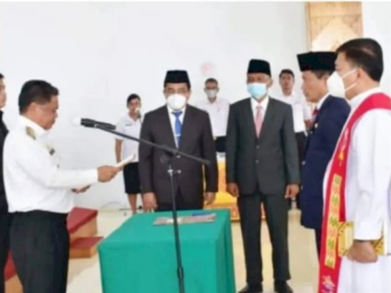 Salvius Pasang dilantik menjadi Sekretaris Daerah (Sekda) Kabupaten Toraja Utara, Rabu (28/9/2022).