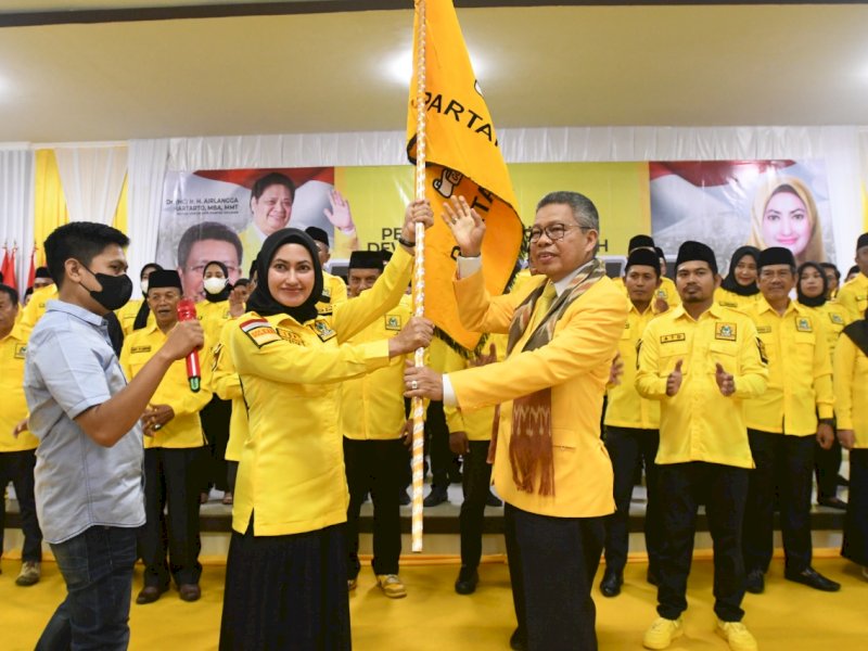 Ketua DPD I Partai Golkar Sulsel, Taufan Pawe secara resmi melantik Indah Putri Indriani sebagai Ketua DPD II Partai Golkar Luwu Utara Periode 2021-2026.