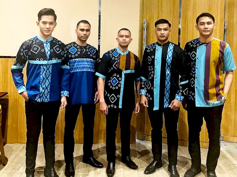 Batik Rongkong yang tampil di ajang Fashion Show bertema The Elegance of Batik Sulawesi ini.
