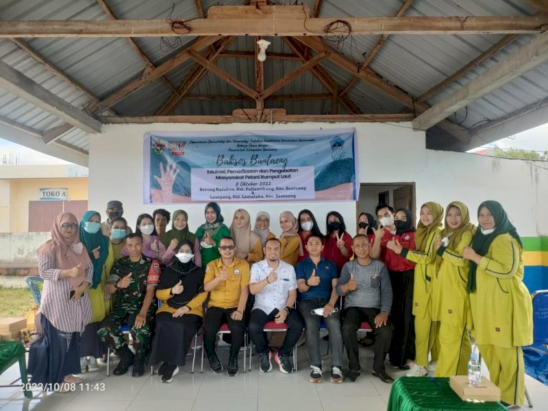 Fakultas Kedokteran Universitas Hasanuddin menggelar bakti sosial di Bantaeng.