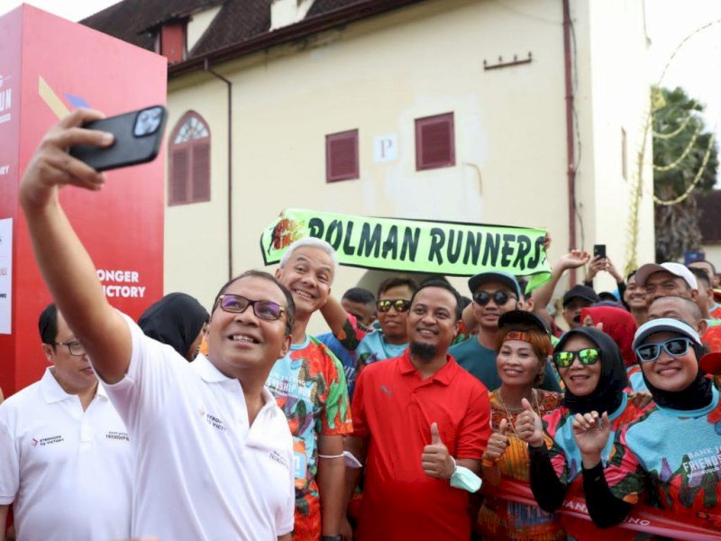 Bareng Ganjar Pranowo, Danny Semangati Ratusan Pelari Friendship Run