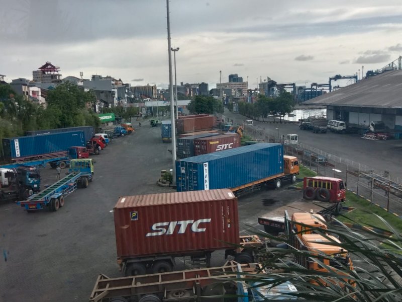 Terminal Peti Kemas Makassar.