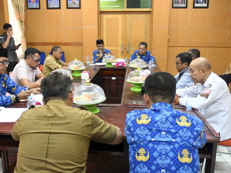Rapat persiapan pelantikan hasil pemilihan kepala desa serentak tahun 2022, Senin (17/10/2022).
