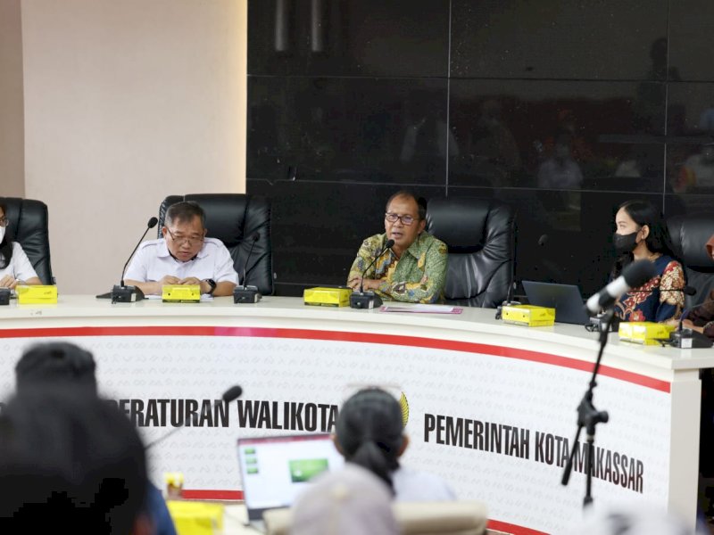Wali Kota Makassar Danny Pomanto bertemu kontraktor IPAL Losari dalam rapat di Ruang Sipakalebbi, Balaikota Makassar, Kamis (20/10/2022).