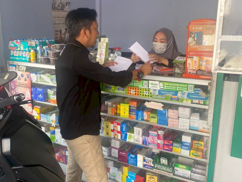 Tenaga medis dan surveilans di Dinas Kesehatan Kabupaten Bantaeng dikerahkan memantau peredaran obat sirup di apotek dan minimarket