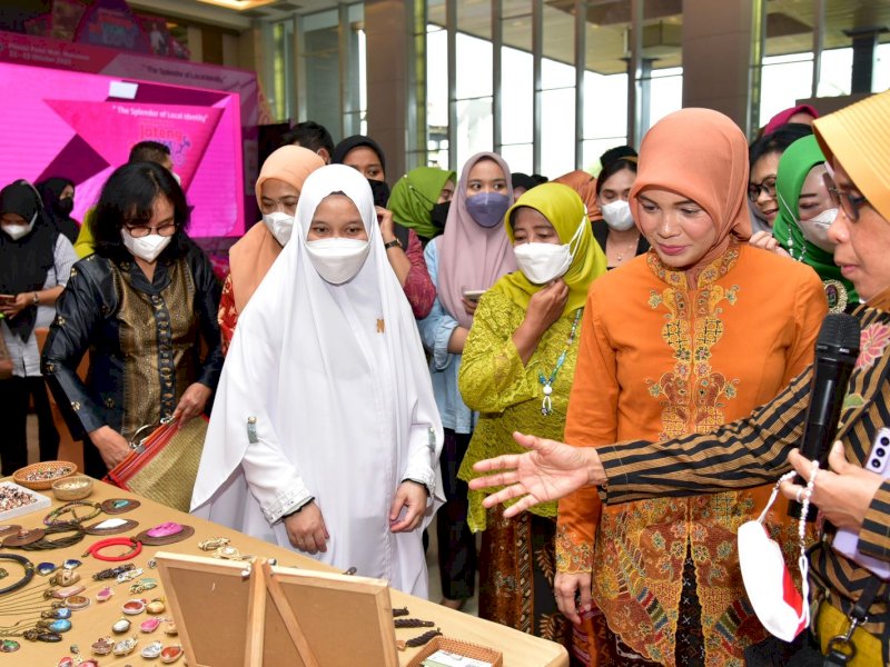 UKM Dekranasda Jateng Expo 2022 Goes to Sulsel yang digelar di Mall Phinisi Point, Metro Tanjung Bunga.