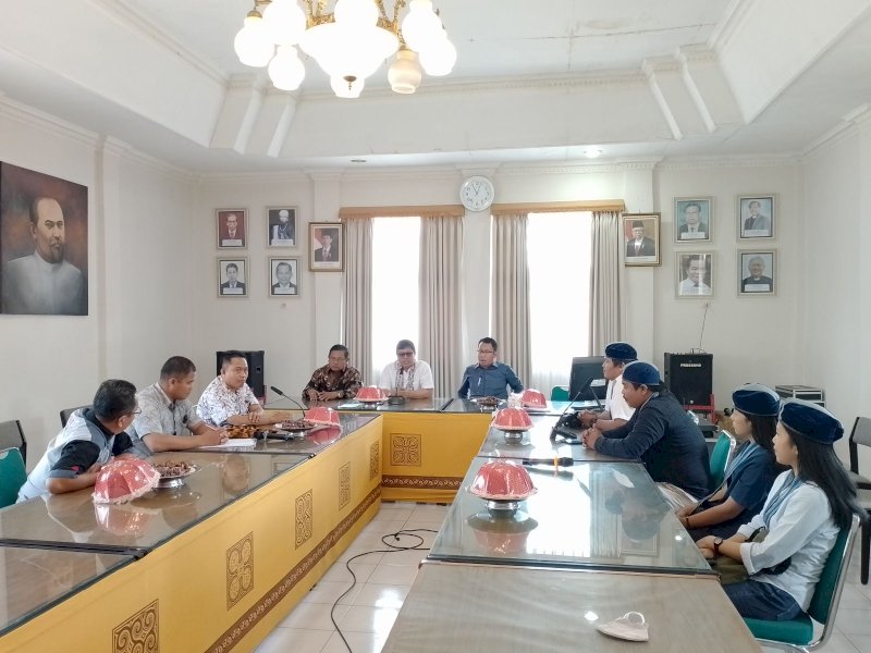 Panitia Kongres ke-38 Gerakan Mahasiswa Kristen Indonesia (GMKI) bertemu Badan Pekerja Sinode Gereja Toraja (BPS-GT), di Rantepao.